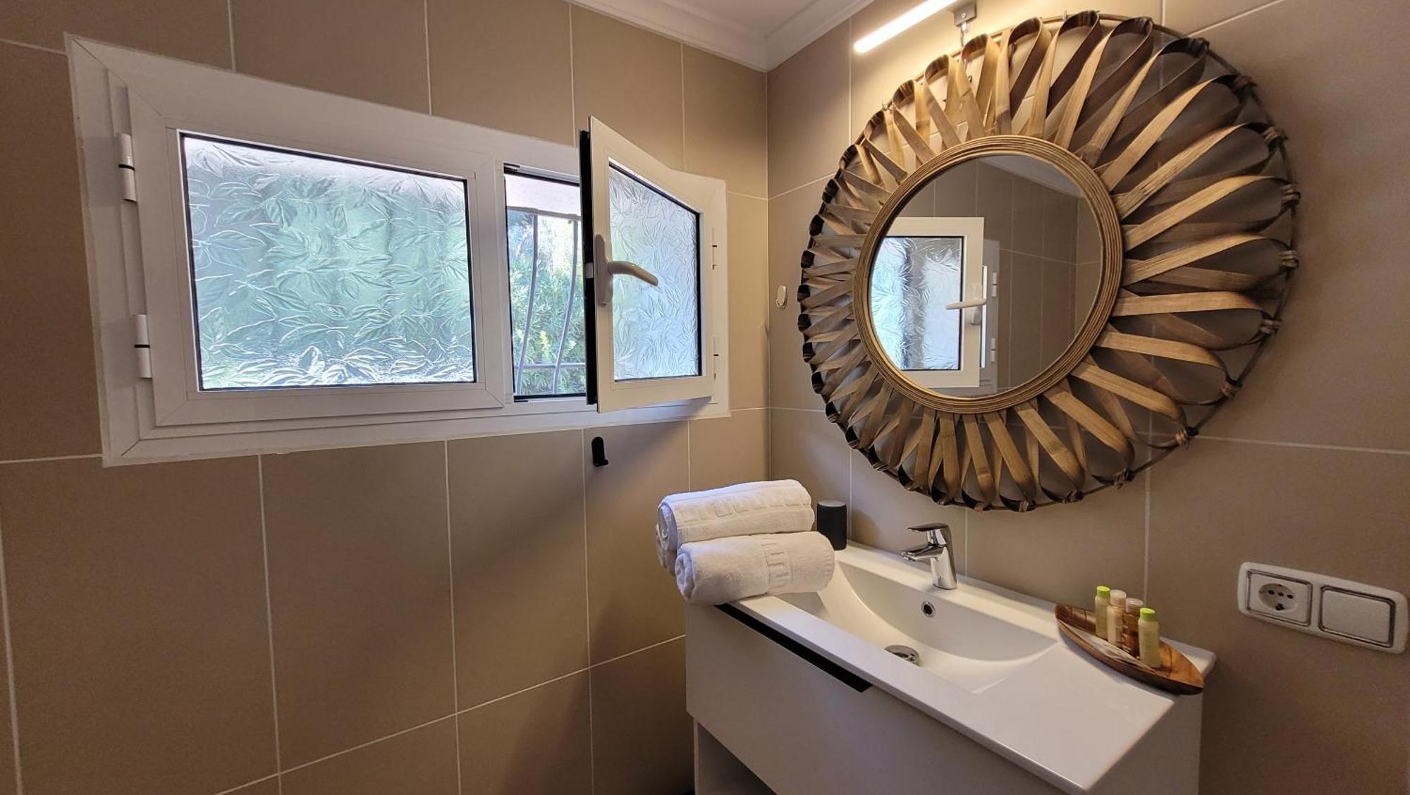 Casa Caledonia - Appartement Dans Villa Avec Jardin Arbore Et Piscine A 500 M De La Mer 贝尼萨 外观 照片